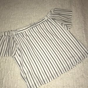 doe and rae Tops - Black and white off the shoulder top doe and rae Tops - Black and white off the shoulder top